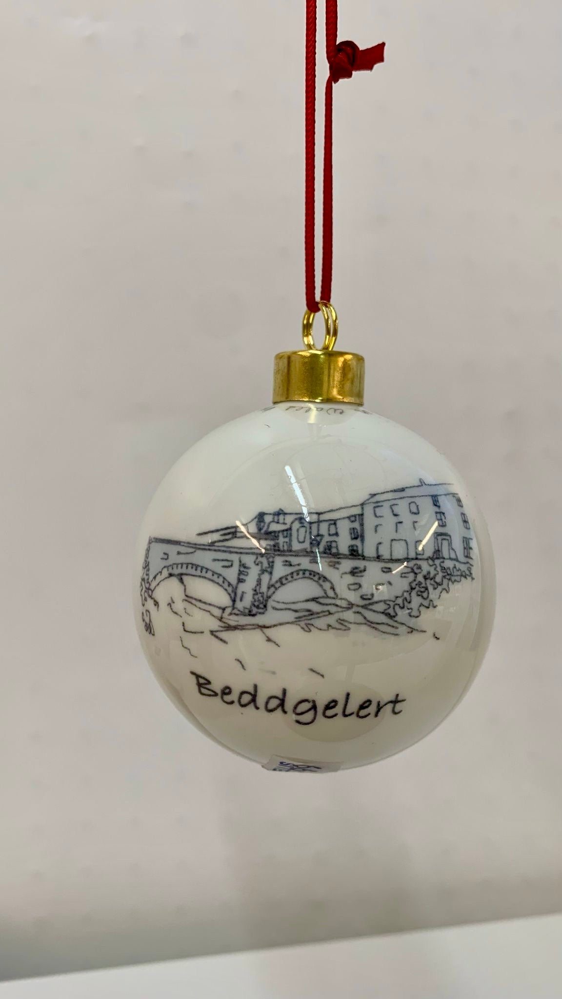 Ceramic Beddgelert Bauble (Outline)